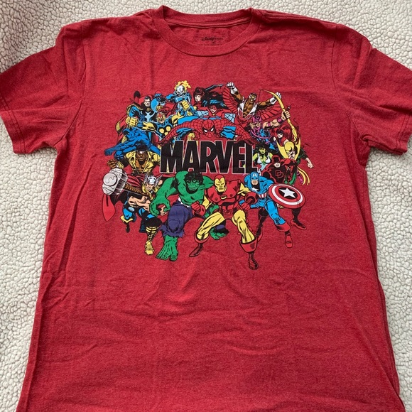 Marvel T-shirt DisneyStore - Picture 2 of 4